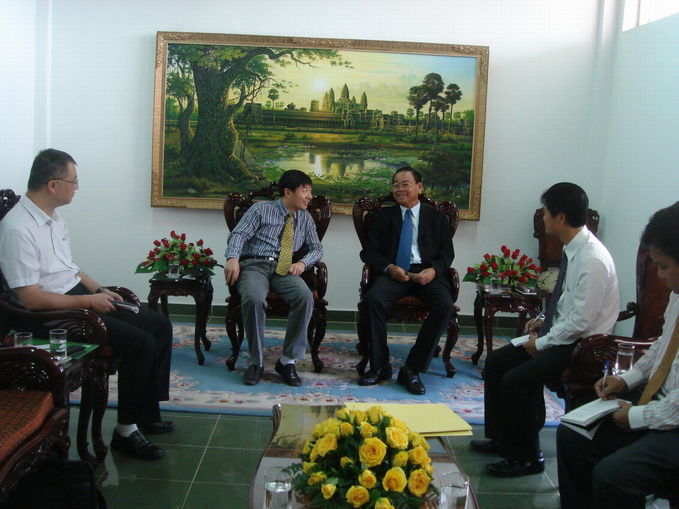MinisterMok Mareth meeting with XTBG delegation