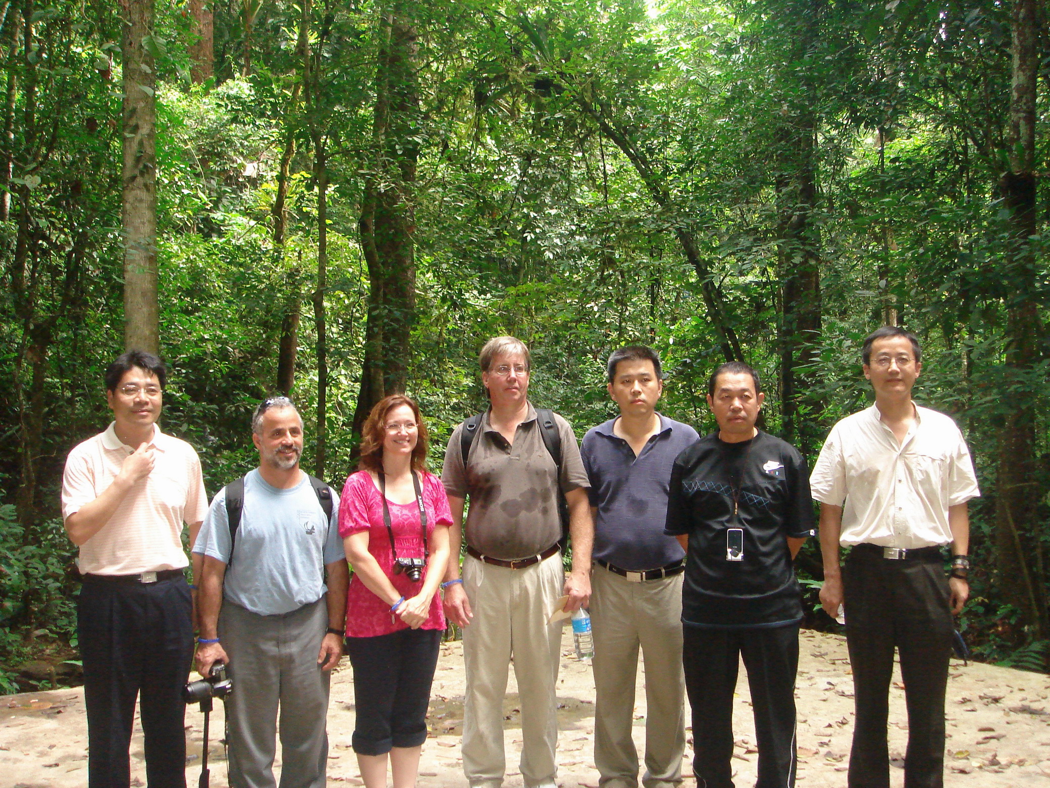 Dr. Thomas DeLiberto of USDA visits XTBG