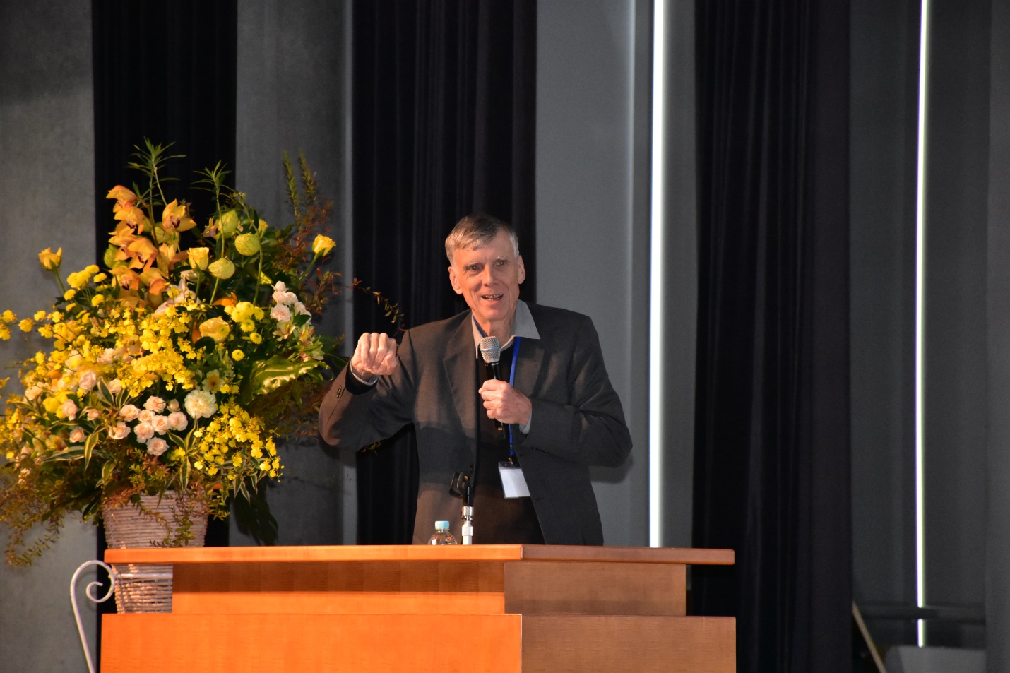 XTBG Scientist participates in Symposium of Integrative Conservation
